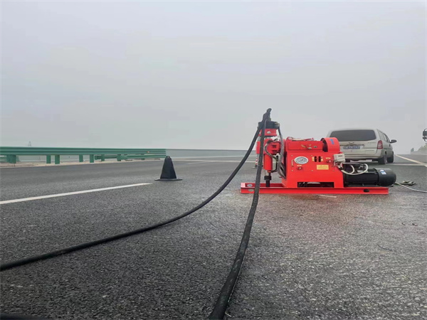 文山马路路基路面开裂下沉注浆加固灌浆